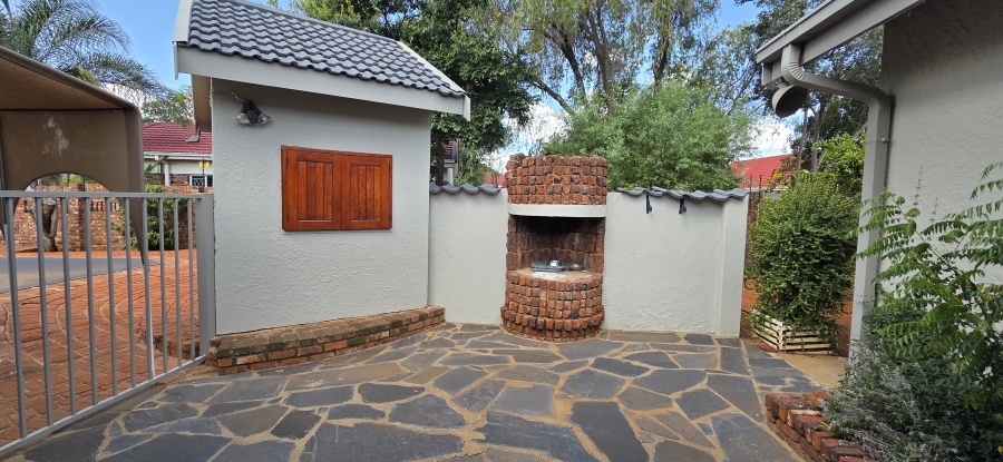 4 Bedroom Property for Sale in Hillcrest Northern Cape